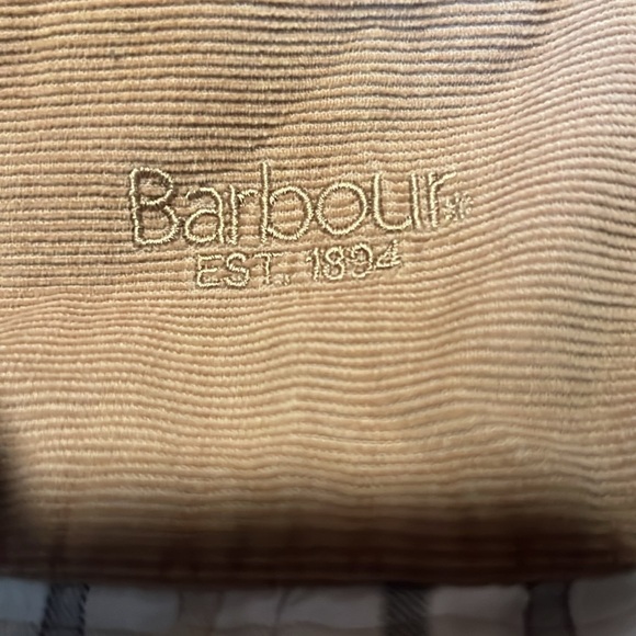 Barbour long sleeve button front shirt. Great condition. Size XL. Front pocket - Picture 3 of 5